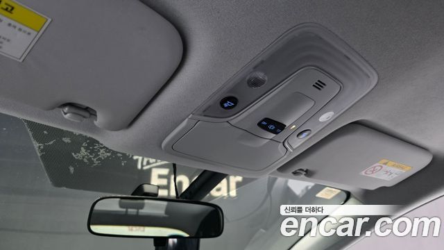 Toyota Prius 2017 — photo 24