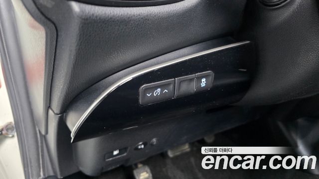 Toyota Prius 2017 — photo 29