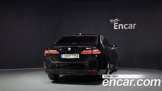 BMW 5-Series 2024 — photo 4