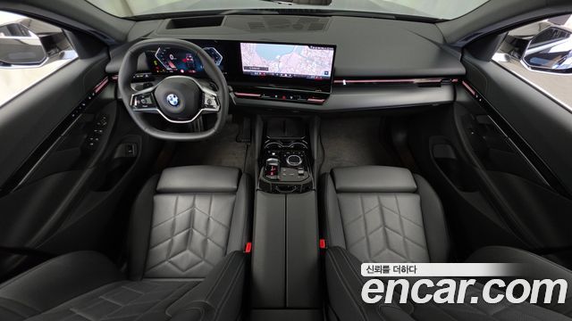 BMW 5-Series 2024 — photo 10