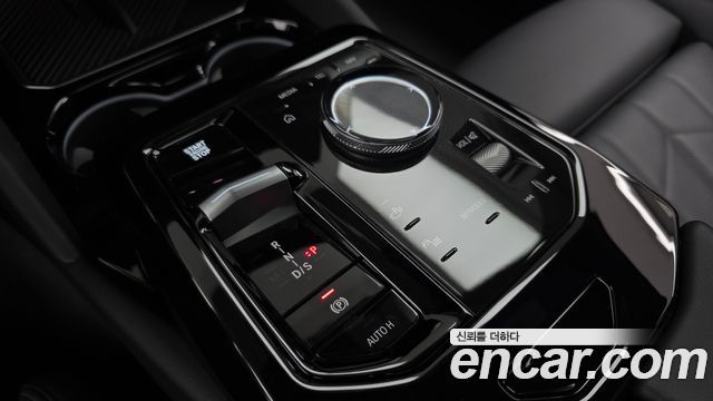 BMW 5-Series 2024 — photo 12