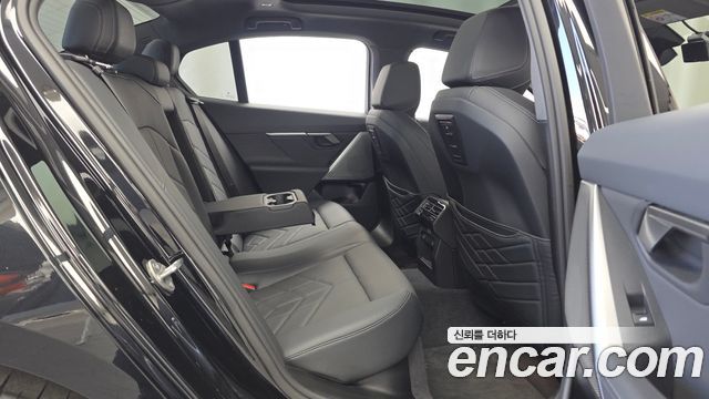 BMW 5-Series 2024 — photo 18