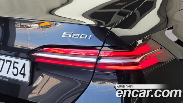 BMW 5-Series 2024 — photo 9