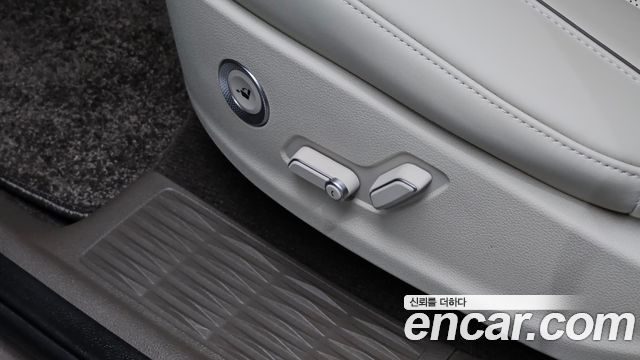 Genesis GV80 2023 — photo 26
