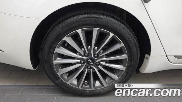 Kia K7 2018 — photo 5