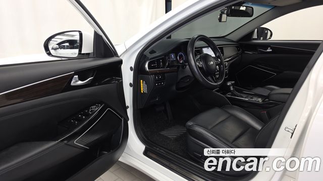 Kia K7 2018 — photo 13