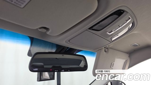 Kia K7 2018 — photo 24