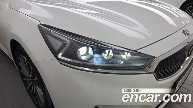 Kia K7 2018 — photo 8