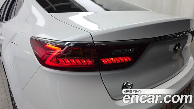 Kia K7 2018 — photo 9