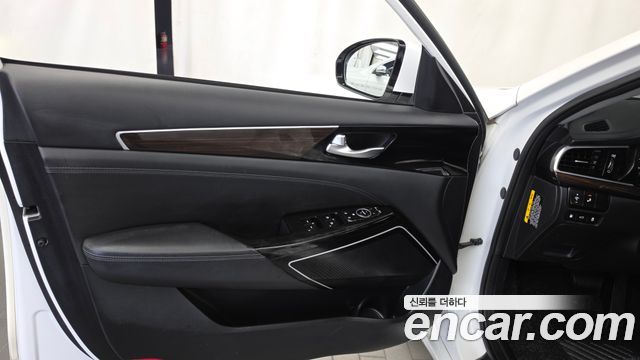 Kia K7 2018 — photo 14