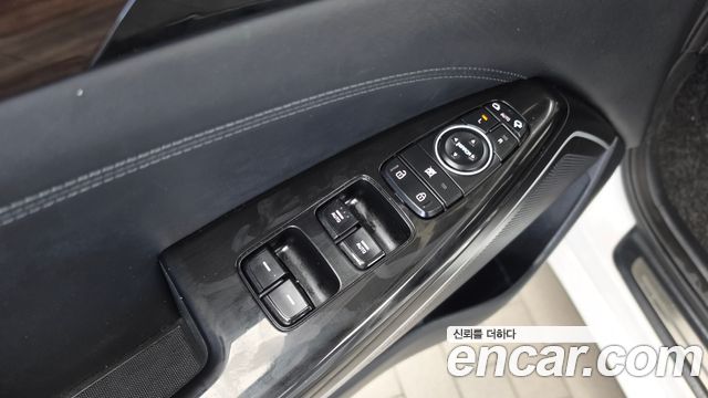 Kia K7 2018 — photo 29