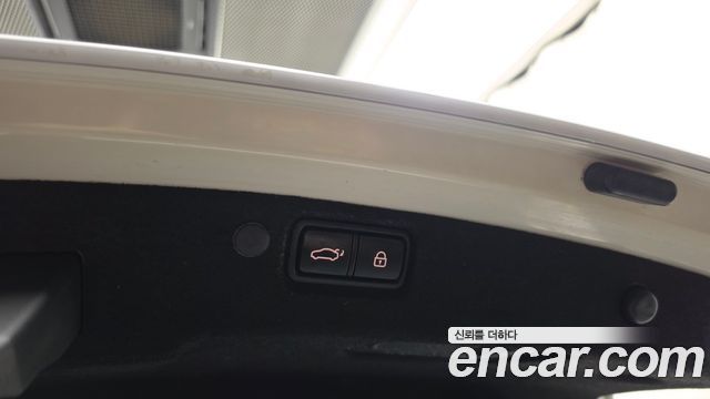 Kia K7 2018 — photo 30