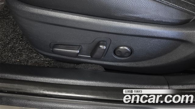Kia K7 2018 — photo 31