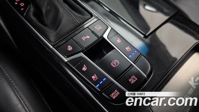Kia K7 2018 — photo 32