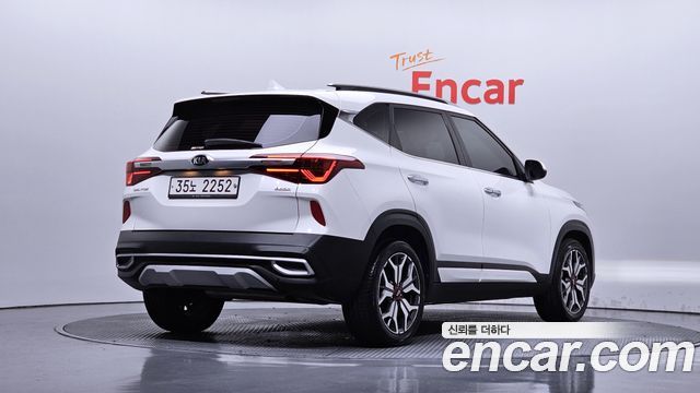 Kia Seltos 2020 — photo 2