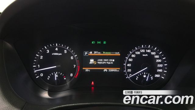 Genesis G80 2017 — photo 8