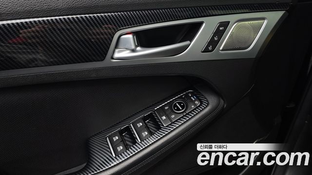 Genesis G80 2017 — photo 13