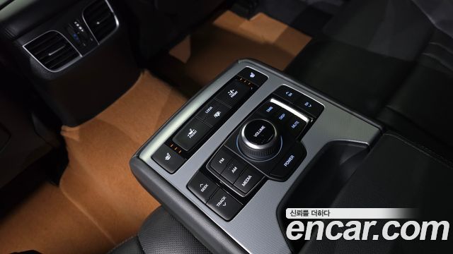 Genesis G80 2017 — photo 19