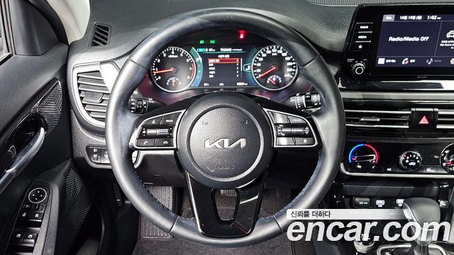 Kia Seltos 2023 — photo 21