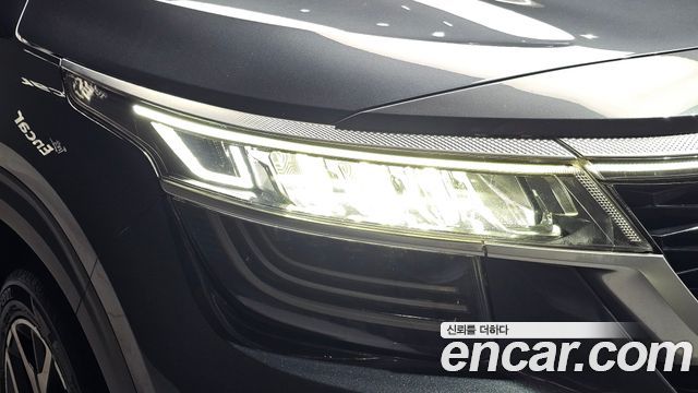 Kia Seltos 2023 — photo 8