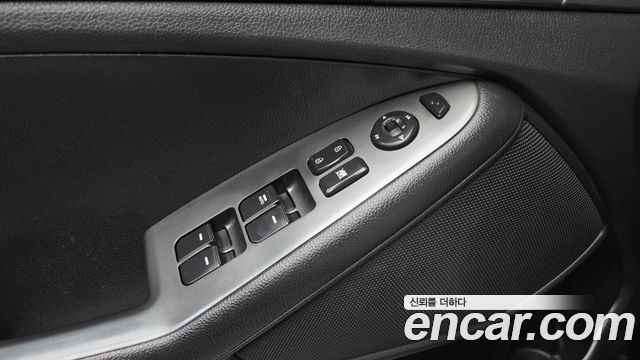 Kia K5 2013 — photo 25
