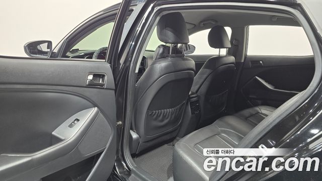 Kia K5 2013 — photo 30