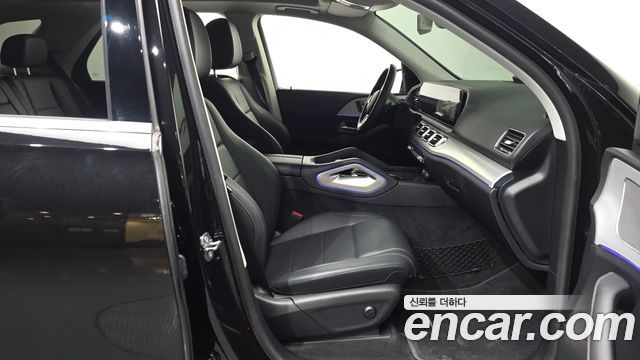 Mercedes-Benz GLE-Class 2020 — photo 16
