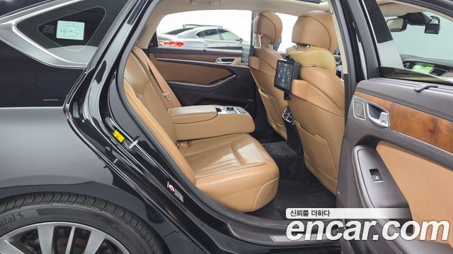Genesis G80 2017 — photo 17