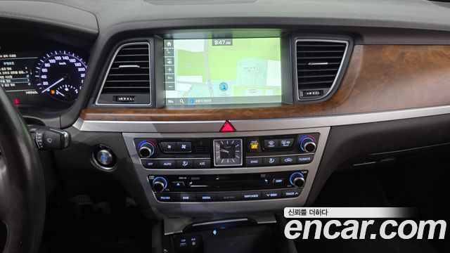 Genesis G80 2017 — photo 20