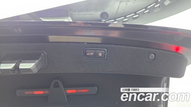Genesis G80 2017 — photo 25