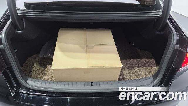 Genesis G80 2017 — photo 26