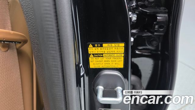 Genesis G80 2017 — photo 29
