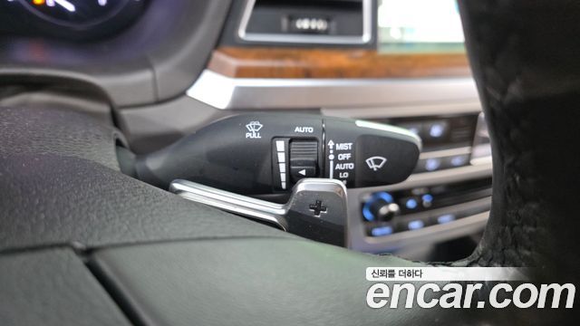 Genesis G80 2017 — photo 33