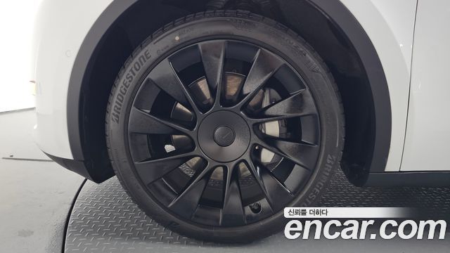 Tesla Model Y 2022 — photo 5