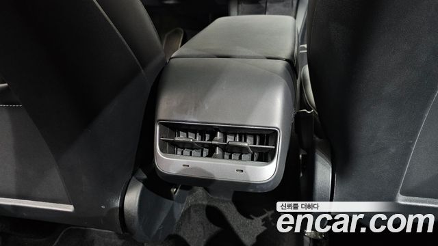 Tesla Model Y 2022 — photo 25