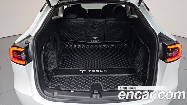 Tesla Model Y 2022 — photo 26