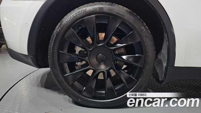 Tesla Model Y 2022 — photo 7