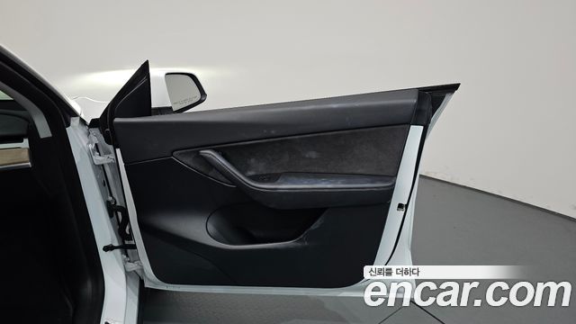Tesla Model Y 2022 — photo 14
