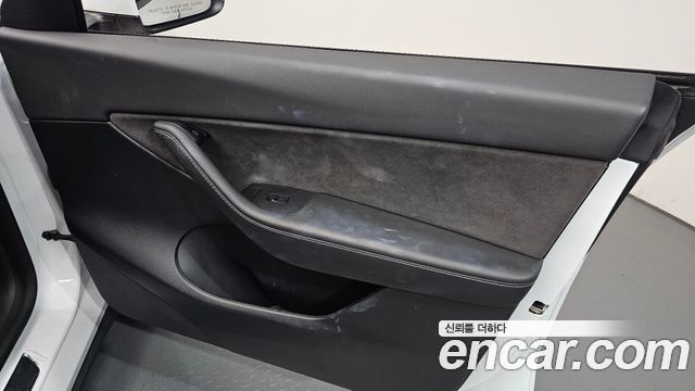 Tesla Model Y 2022 — photo 28