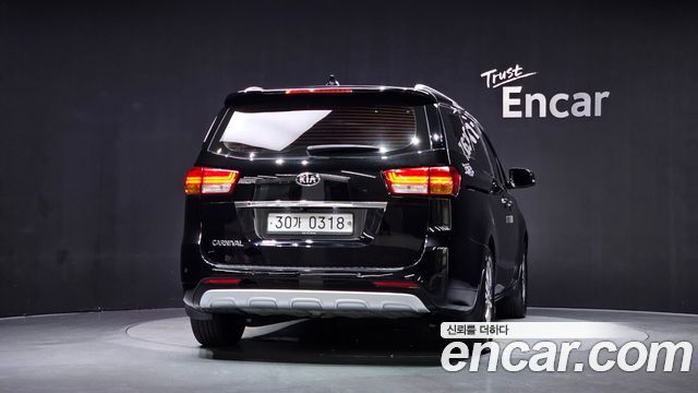 Kia Canival 2017 — photo 4