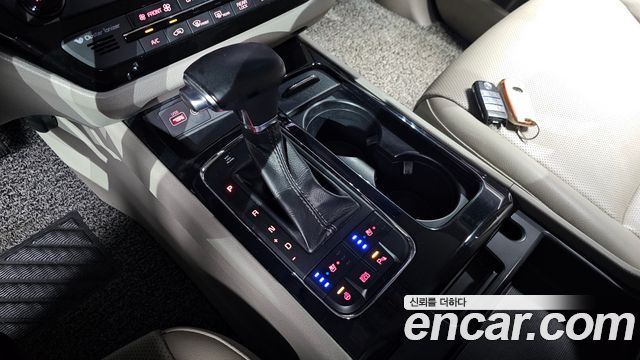 Kia Canival 2017 — photo 12