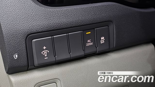 Kia Canival 2017 — photo 20