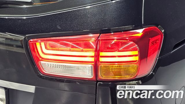Kia Canival 2017 — photo 9