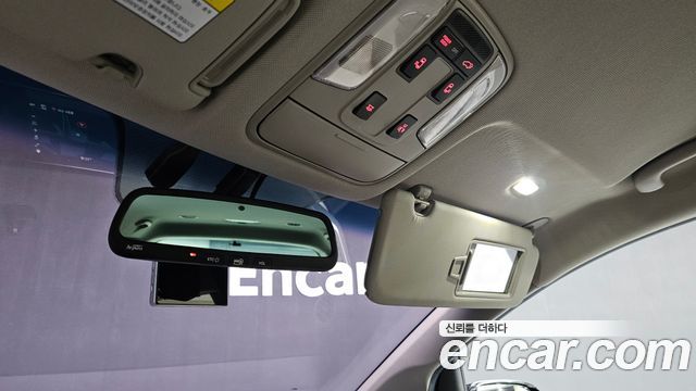 Kia Canival 2017 — photo 28
