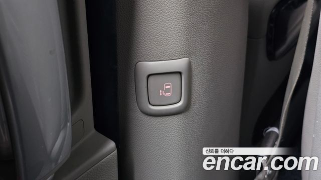 Kia Canival 2017 — photo 30