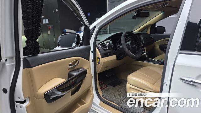 Kia Canival 2019 — photo 13