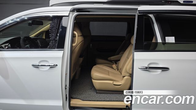 Kia Canival 2019 — photo 18