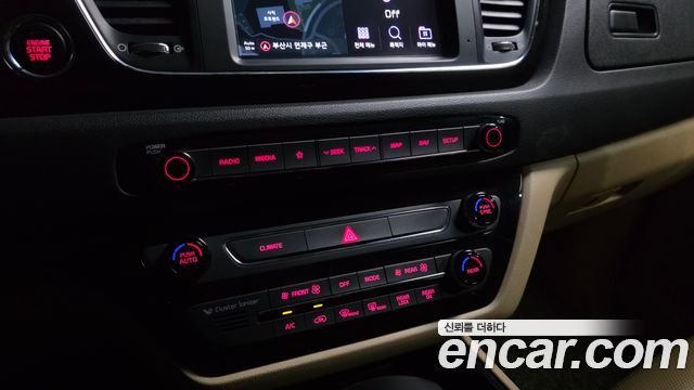 Kia Canival 2019 — photo 22