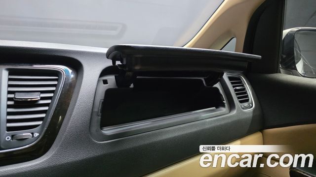 Kia Canival 2019 — photo 29
