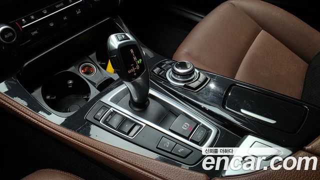 BMW 5-Series 2015 — photo 9